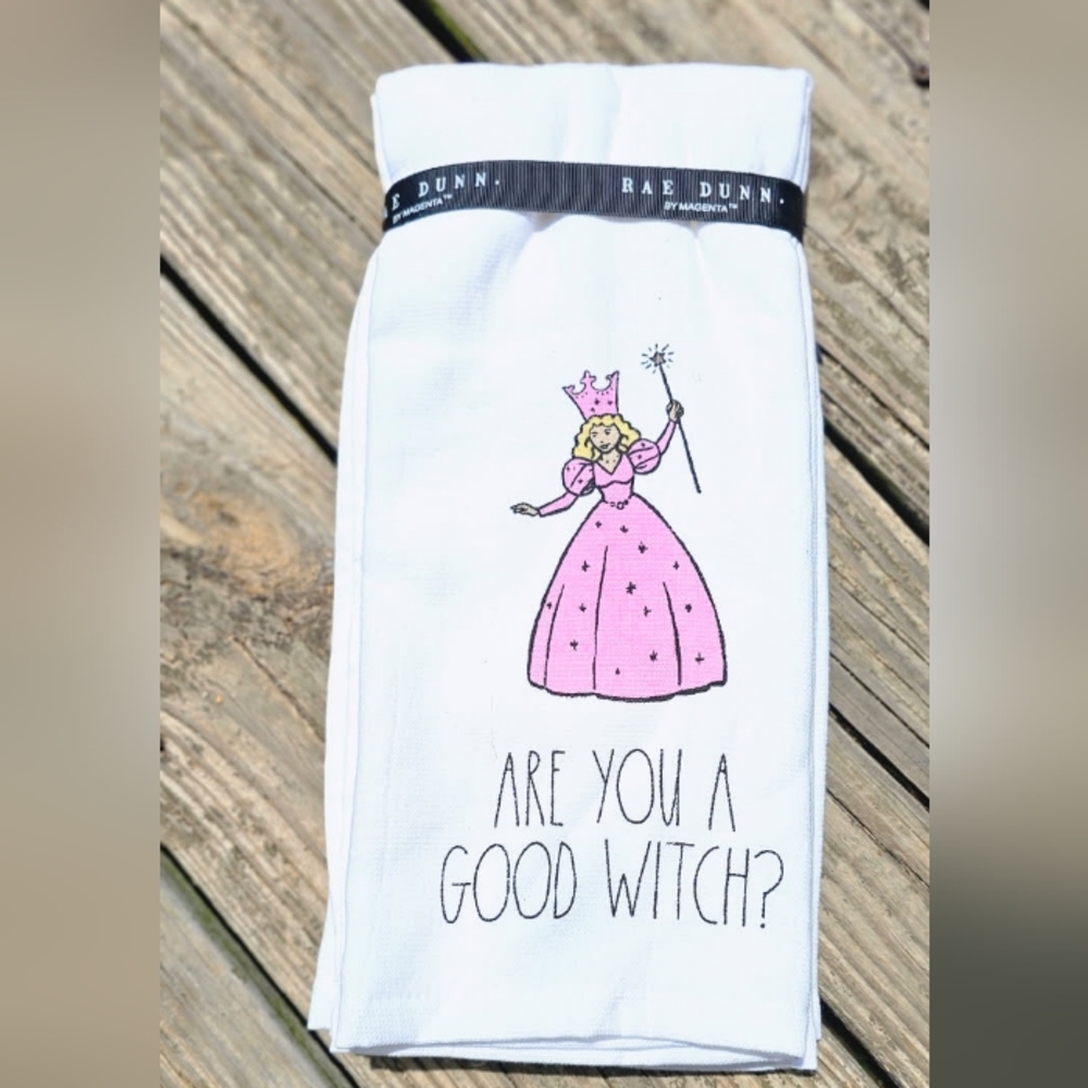 RAE DUNN WIZARD OF OZ 85th ANNIVERSARY COLLAB NWT DISH TOWELS Set Of 2 - Picture 2 of 5